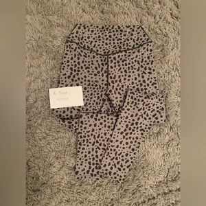 Balance Athletica (Vitality) grey snow leopard leggings